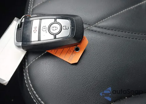 2021 Ford Mustang Mach-E Select z USA, uszkodzony, nr VIN 3FMTK1SS7MMA34656